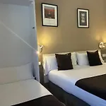 Hotel Travessera 2*