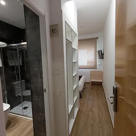 Hotel Travessera 2*