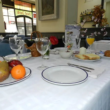 Travessera 2* Barcelona