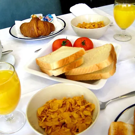 Travessera 2* Barcellona